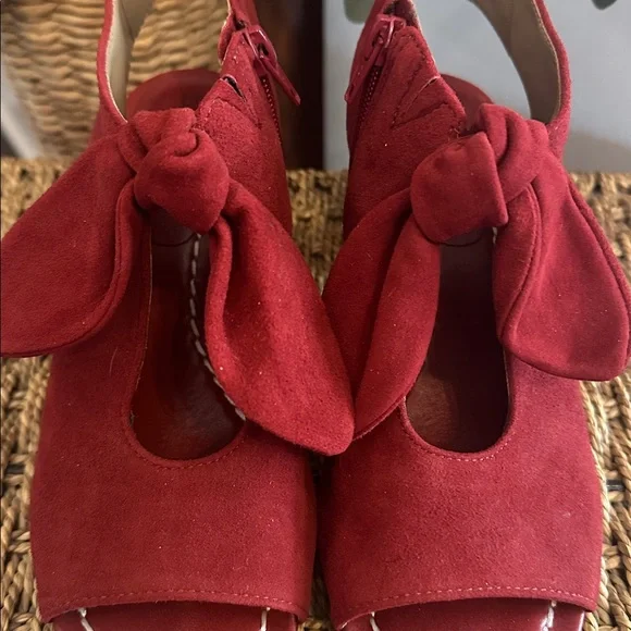 Bernardo Lizzie Red Suede wooden block Heeled 6.5 bow detail zipper peep Sandals - Picture 4 of 12